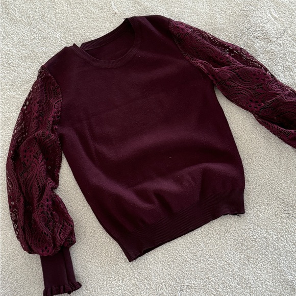 FLORAL CROCHET SLEEVE KNIT TOP IN BURGUNDY - Picture 5 of 6